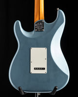 Fender American Ultra Luxe Vintage '60s Stratocaster Ice Blue Metallic