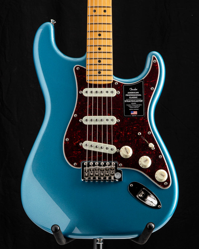 Fender American Professional Classic Stratocaster Lake Placid Blue