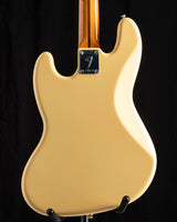 Fender Limited Edition Laura Lee Jazz Bass Vintage White