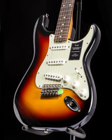 Fender Limited Edition Vintera II Road Worn 60's Stratocaster 3-Color Sunburst