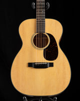 Used Martin 00-18 Standard
