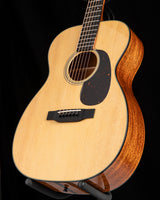 Used Martin 00-18 Standard