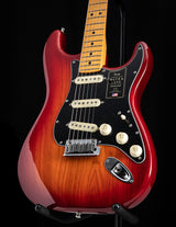 Fender Ultra Luxe Stratocaster Plasma Red Burst