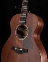 Taylor American Dream AD22e Mahogany