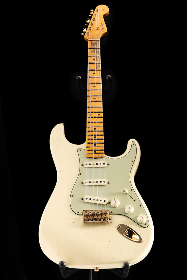 Fender strat on sale vintage white