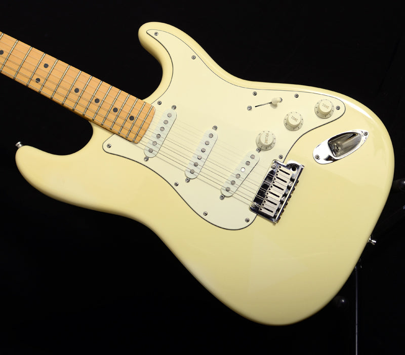 Used 1984 Fender Stratocaster Cream-Brian's Guitars