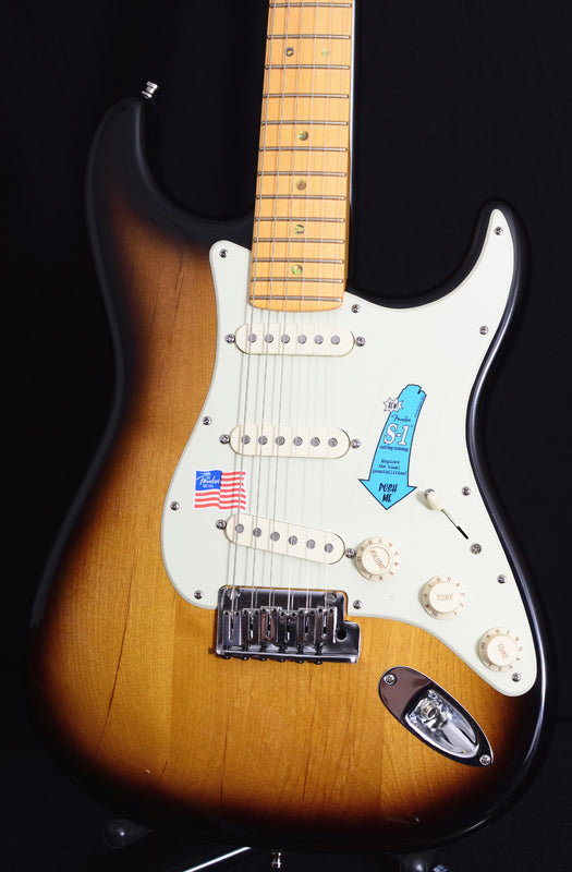Used Fender American Deluxe Stratocaster 2 Tone Sunburst-Brian's Guitars