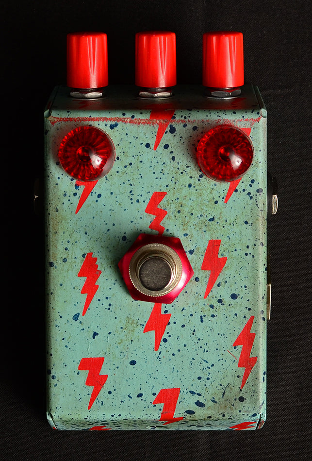 Beetronics Fat Bee Overdrive Red Bolts | Beetronics Guitar