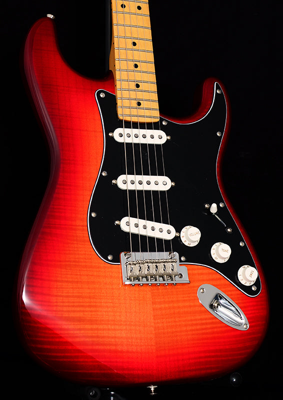 Fender Player Stratocaster Plus Top Aged Cherry Burst