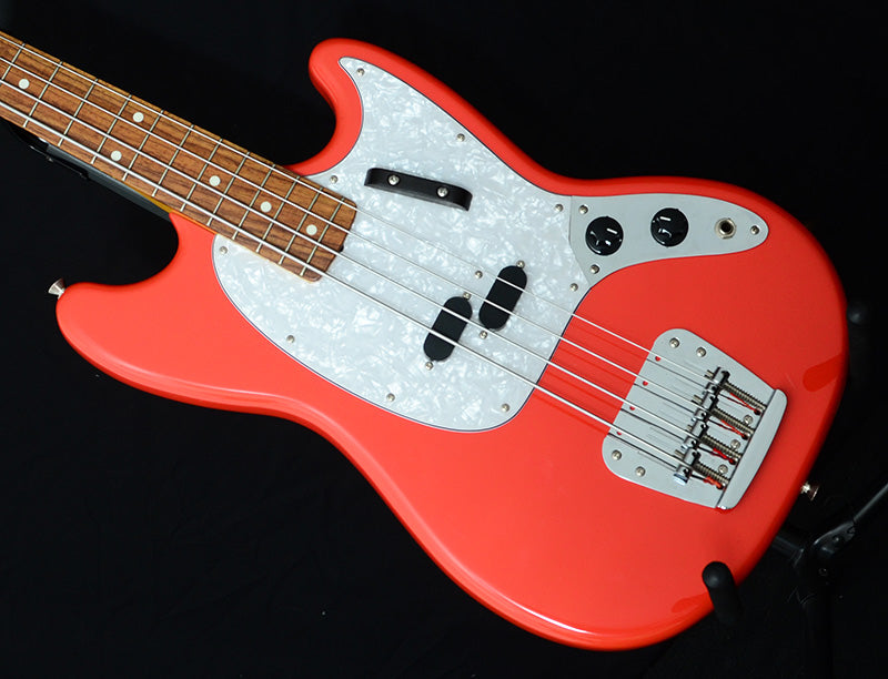 Used Fender Mustang Bass Fiesta Red CIJ-Brian's Guitars