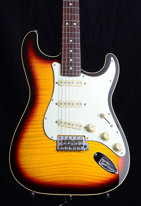 Fender Aerodyne Classic Strat 3-Tone Sunburst