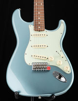 Used Fender Vintera '60s Stratocaster Ice Blue Metallic