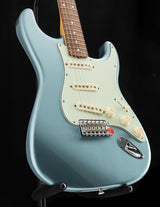 Used Fender Vintera '60s Stratocaster Ice Blue Metallic