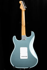 Used Fender Vintera '60s Stratocaster Ice Blue Metallic