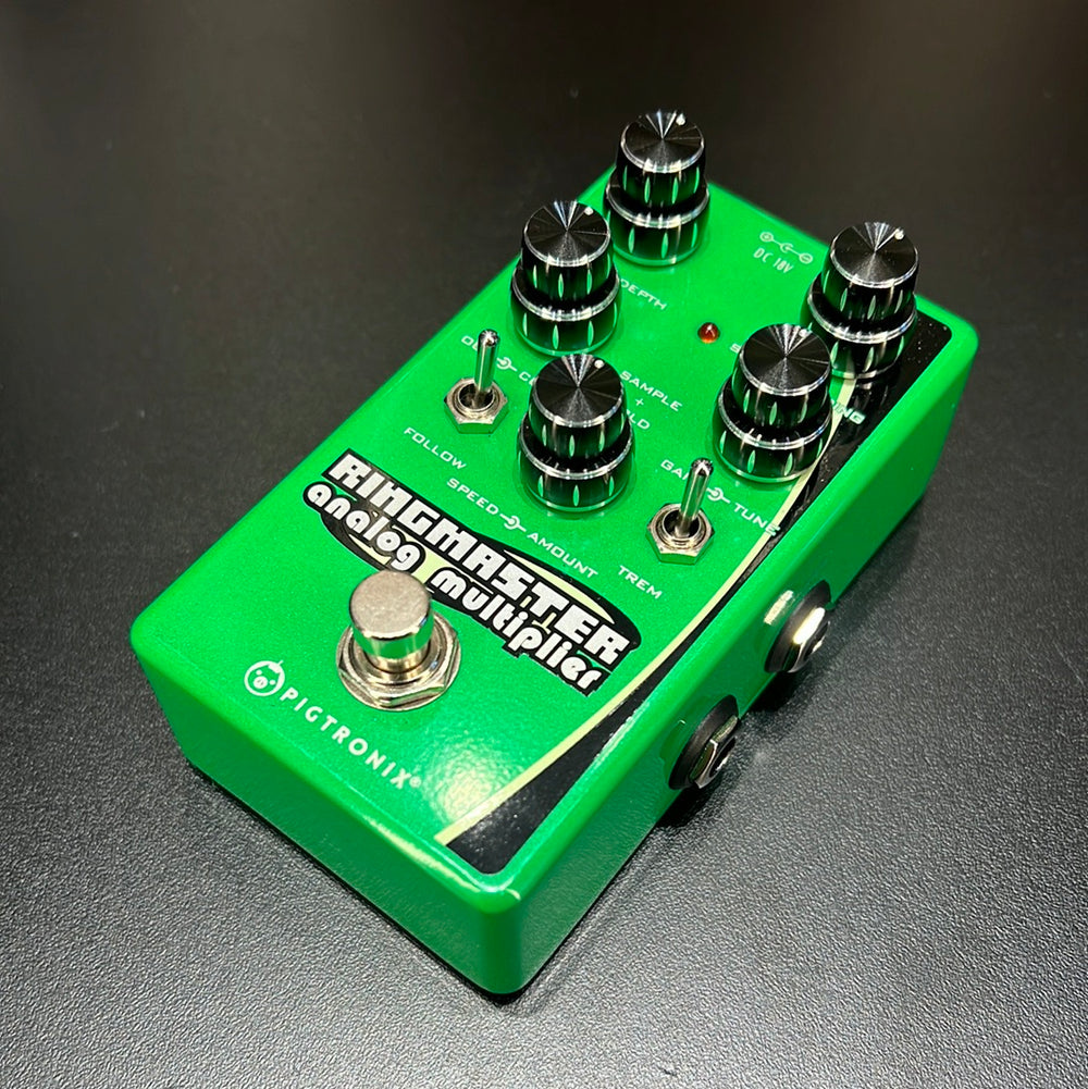 Pigtronix Mothership シリアル1180 Pigtronix Mothership Analog Synthesizer - YouTube