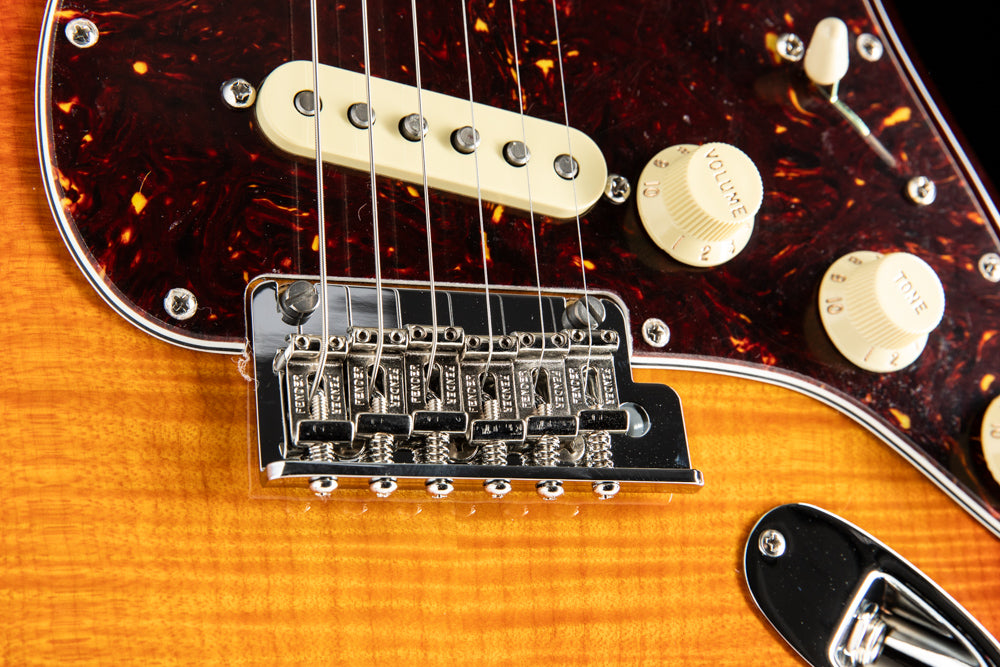 Fender 70th Anniversary American Professional II Stratocaster Comet Bu