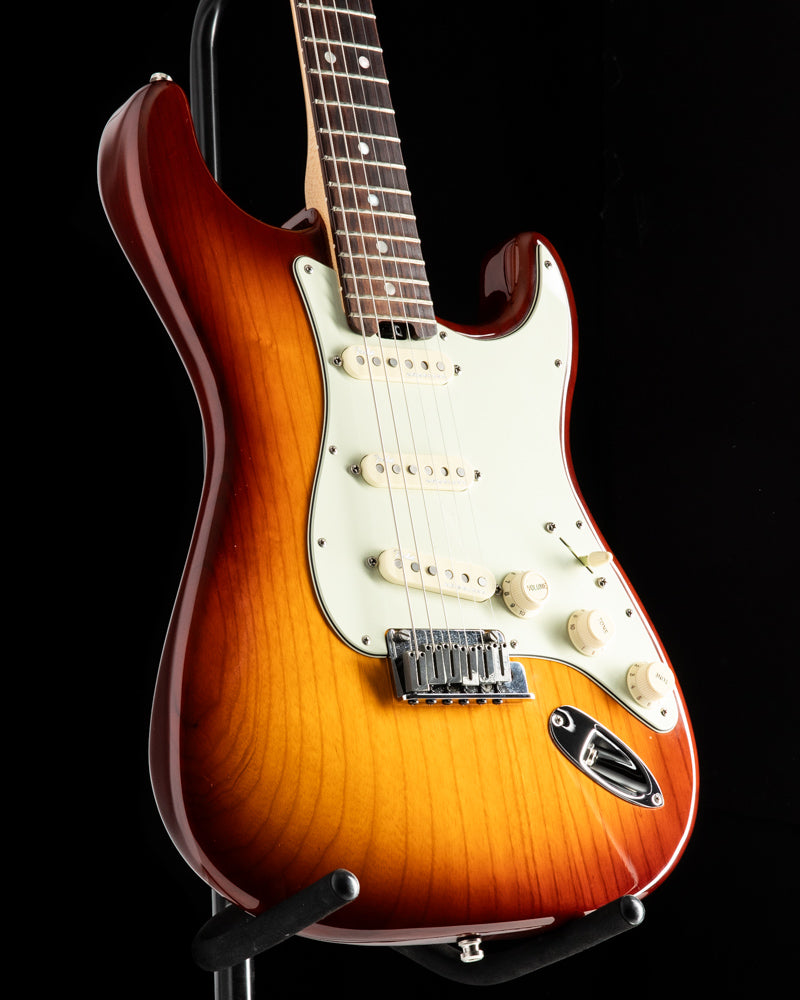 Used Fender American Elite Stratocaster Sienna Sunburst