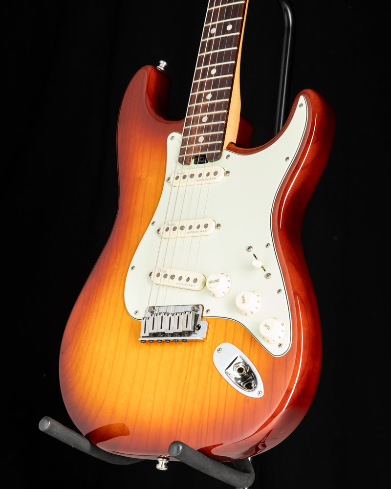 Used Fender American Elite Stratocaster Sienna Sunburst