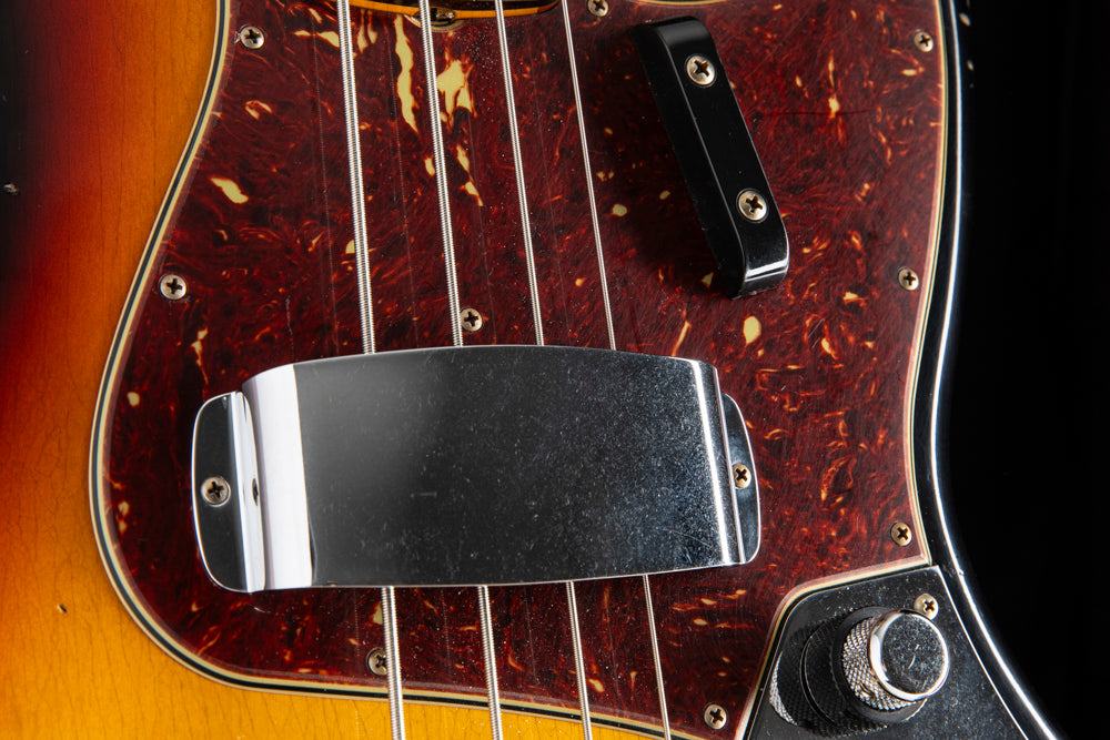 Fender Custom Shop 1962 Jazz Bass Relic 3 Color Sunburst Fender Custom Shop 1962 Jazz Bass Relic 3 Color Sunburst