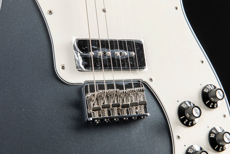 Fender Chris Shiflett Cleaver Telecaster Deluxe Charcoal Frost Metallic