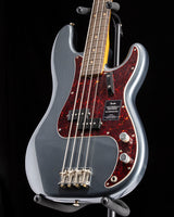 Fender Limited Edition Vintera II Road Worn ‘60s Precision Bass Charcoal Frost Metallic