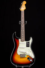 Fender Limited Edition Vintera II Road Worn 60's Stratocaster 3-Color Sunburst