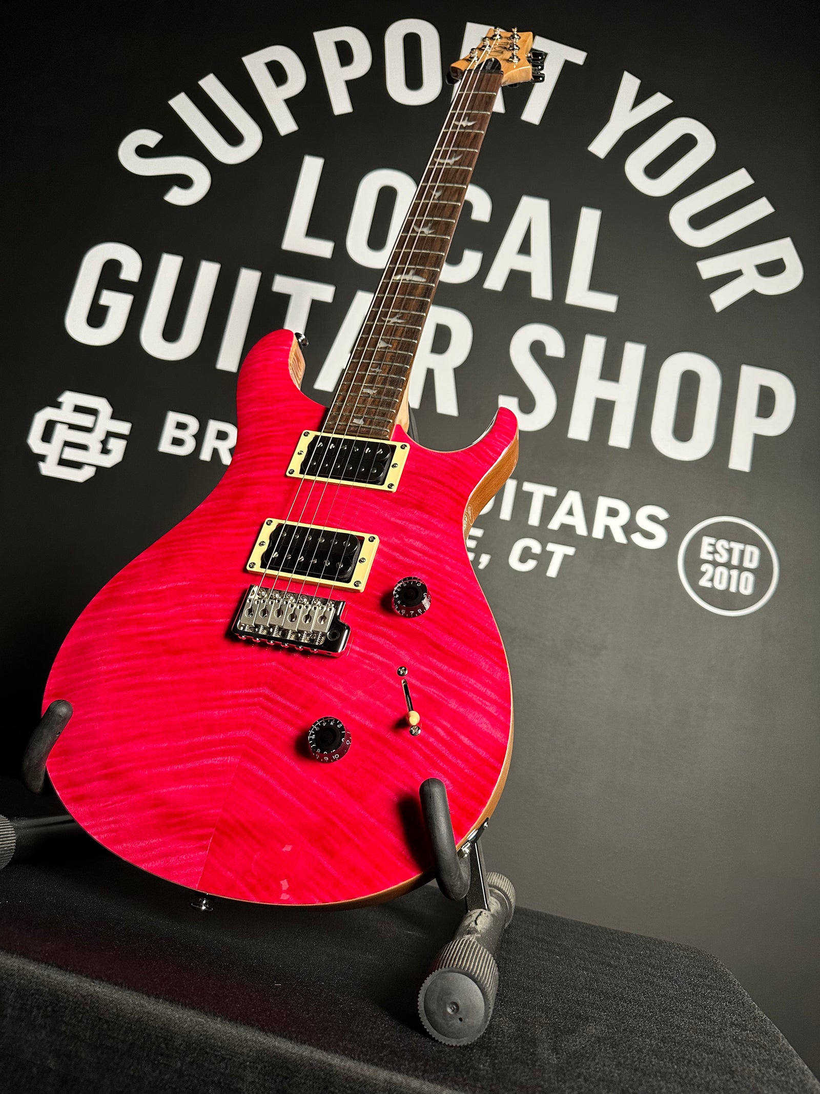Used Gibson Les Paul Classic Electric Guitar - Smokehouse Burst