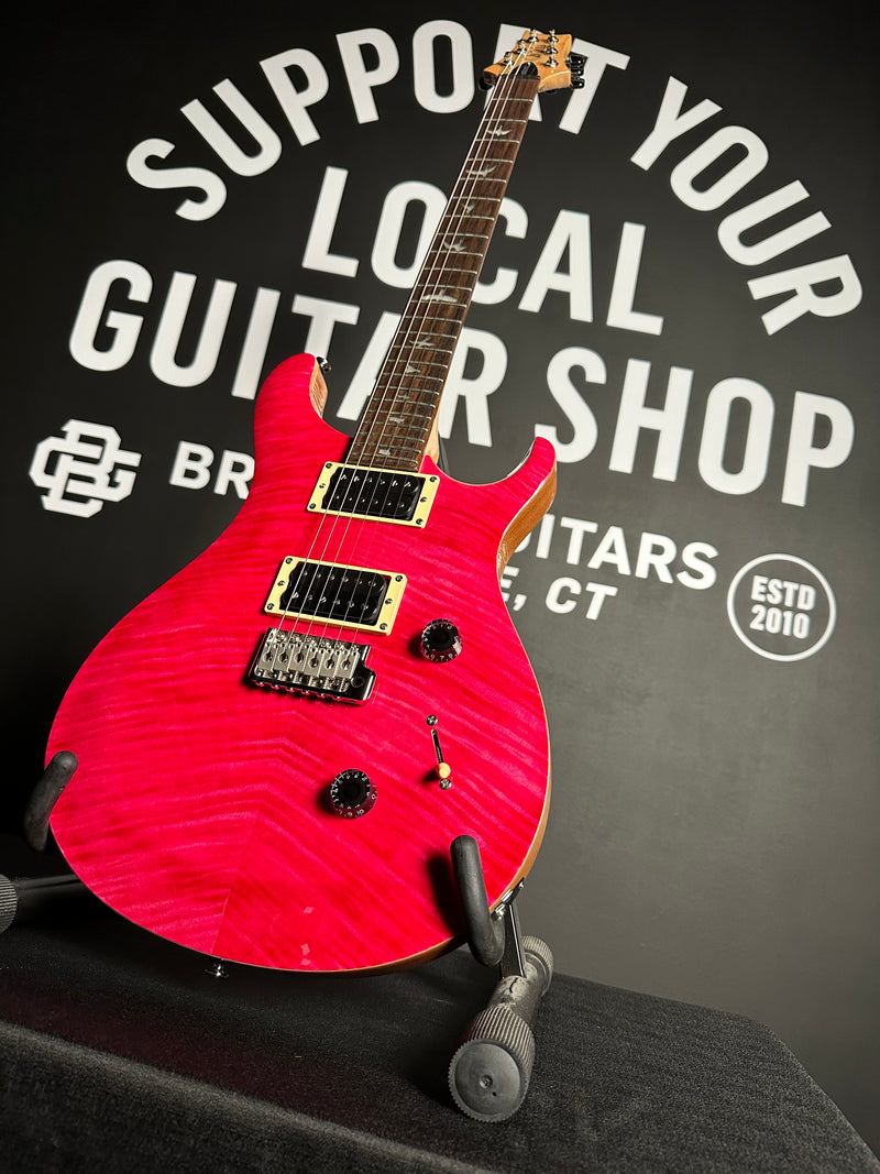 Used Gibson Les Paul Classic Electric Guitar - Smokehouse Burst Used Gibson Les Paul Classic Electric Guitar - Smokehouse Burst