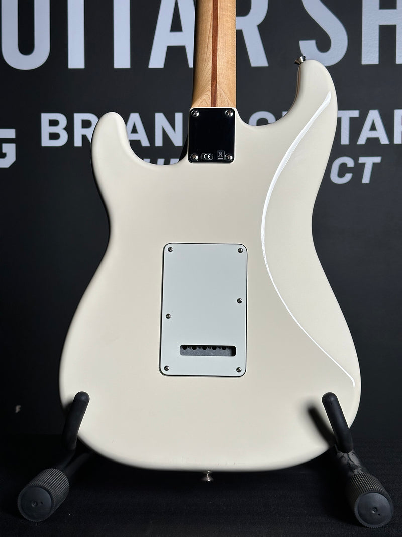 Used Fender MIM Standard Stratocaster White