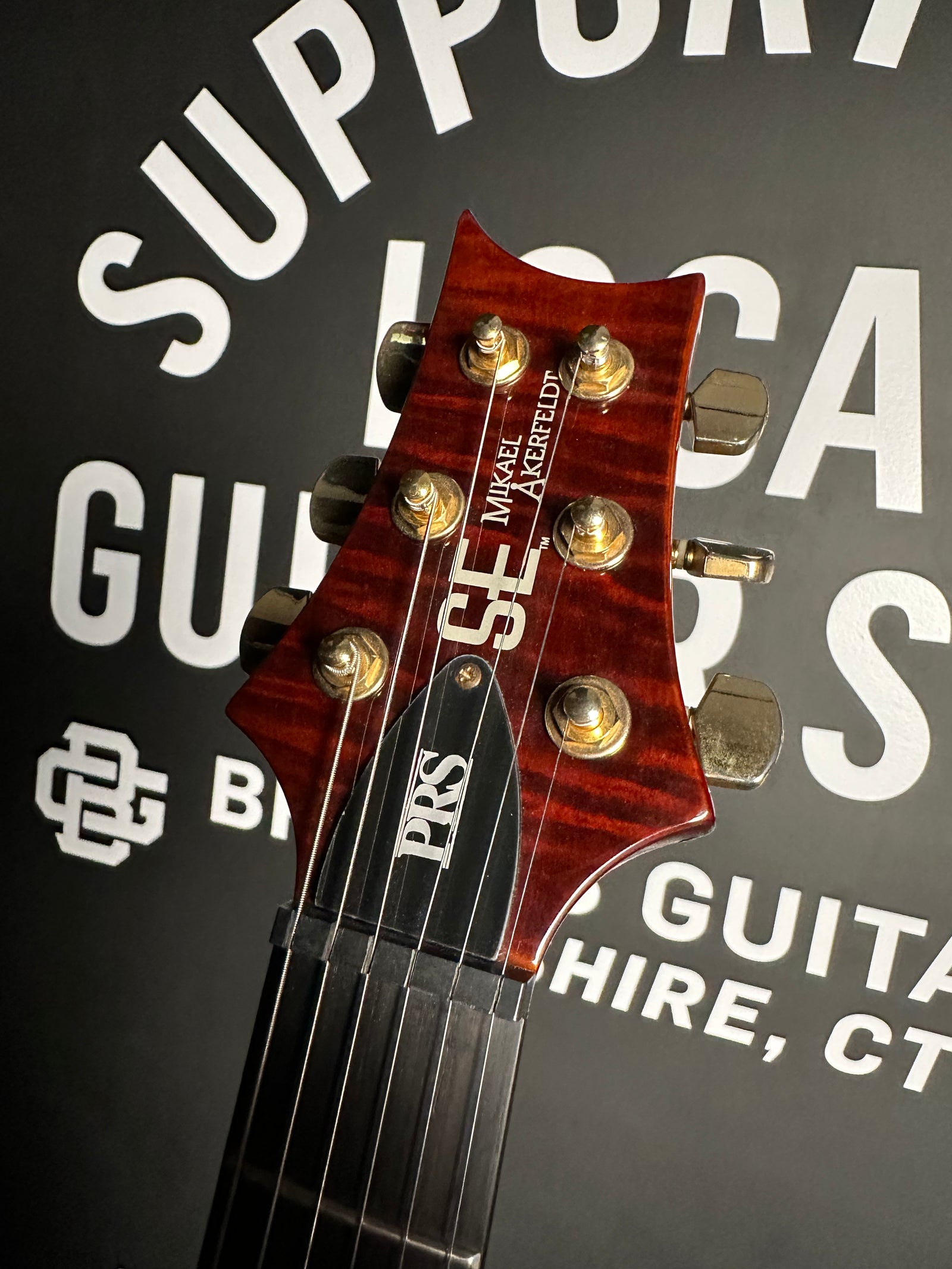 Used Gibson Les Paul Classic Electric Guitar - Smokehouse Burst