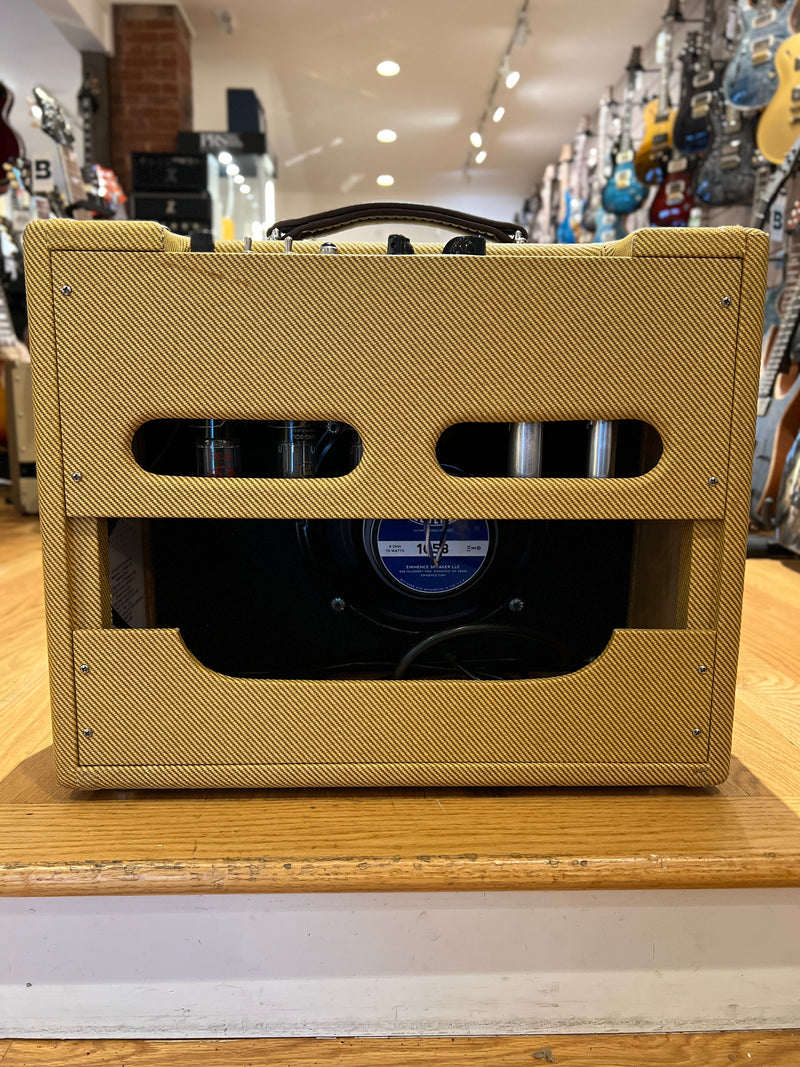 Used Victoria Ivy League Combo