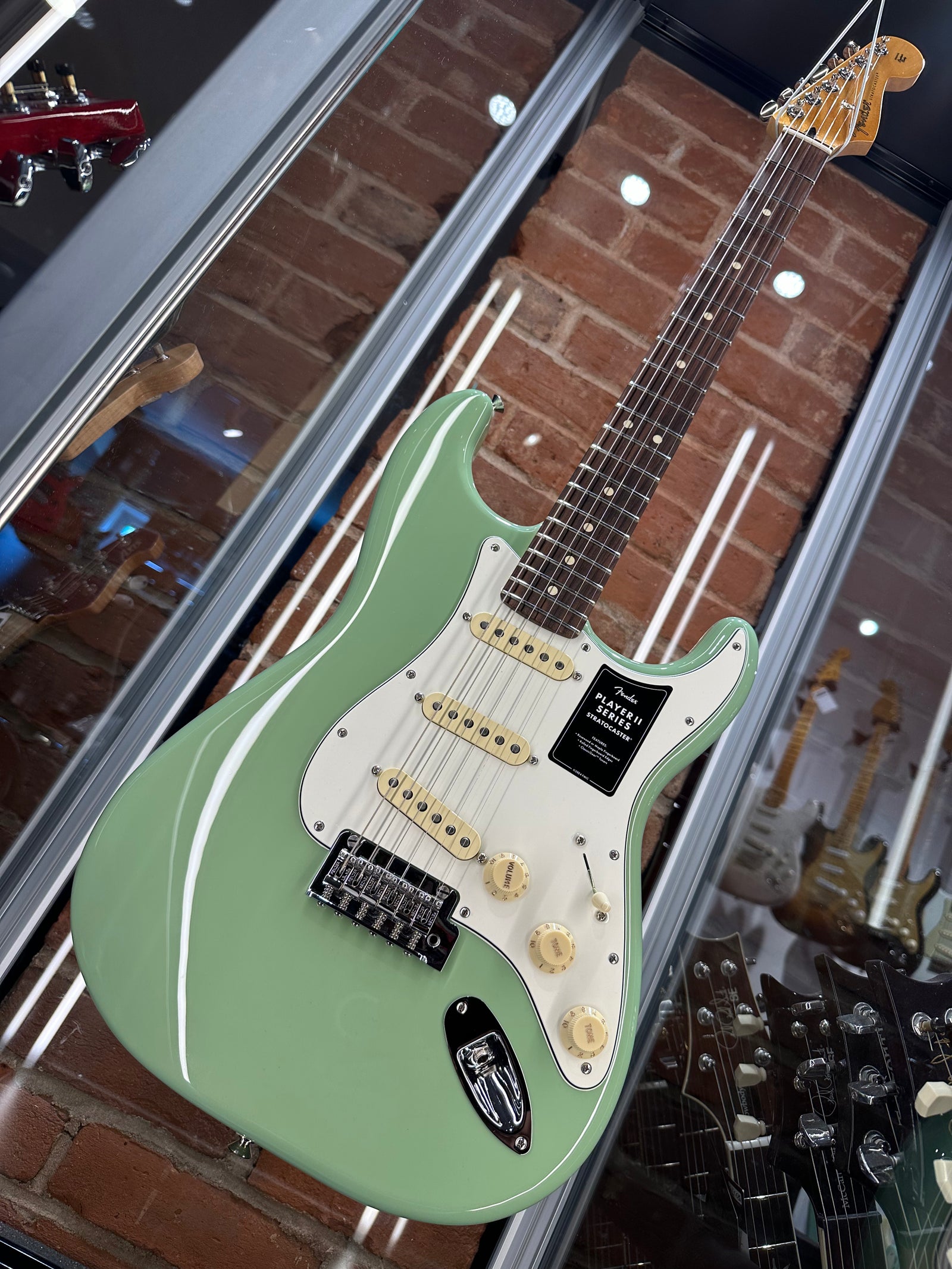 Fender Player Stratocaster®+thr10ii Amazon.com: Fender Player II Stratocaster, Maple Fingerboard