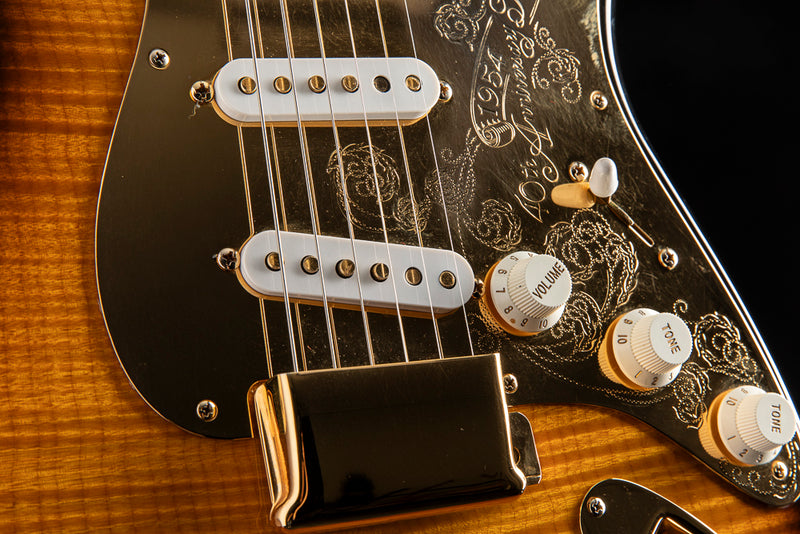 Used Fender Custom Shop 40th Anniversary Diamond Dealer Stratocaster 2-Tone Sunburst