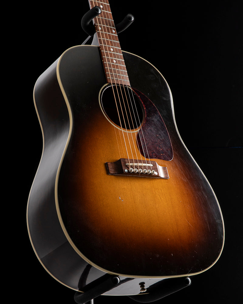 gibson j 45 tobacco sunburst 1960 J-45 ADJ '59 Neck profile 45 Standard delivers a sound with incredible dynamic range Gibson Modern J-45 Standard -