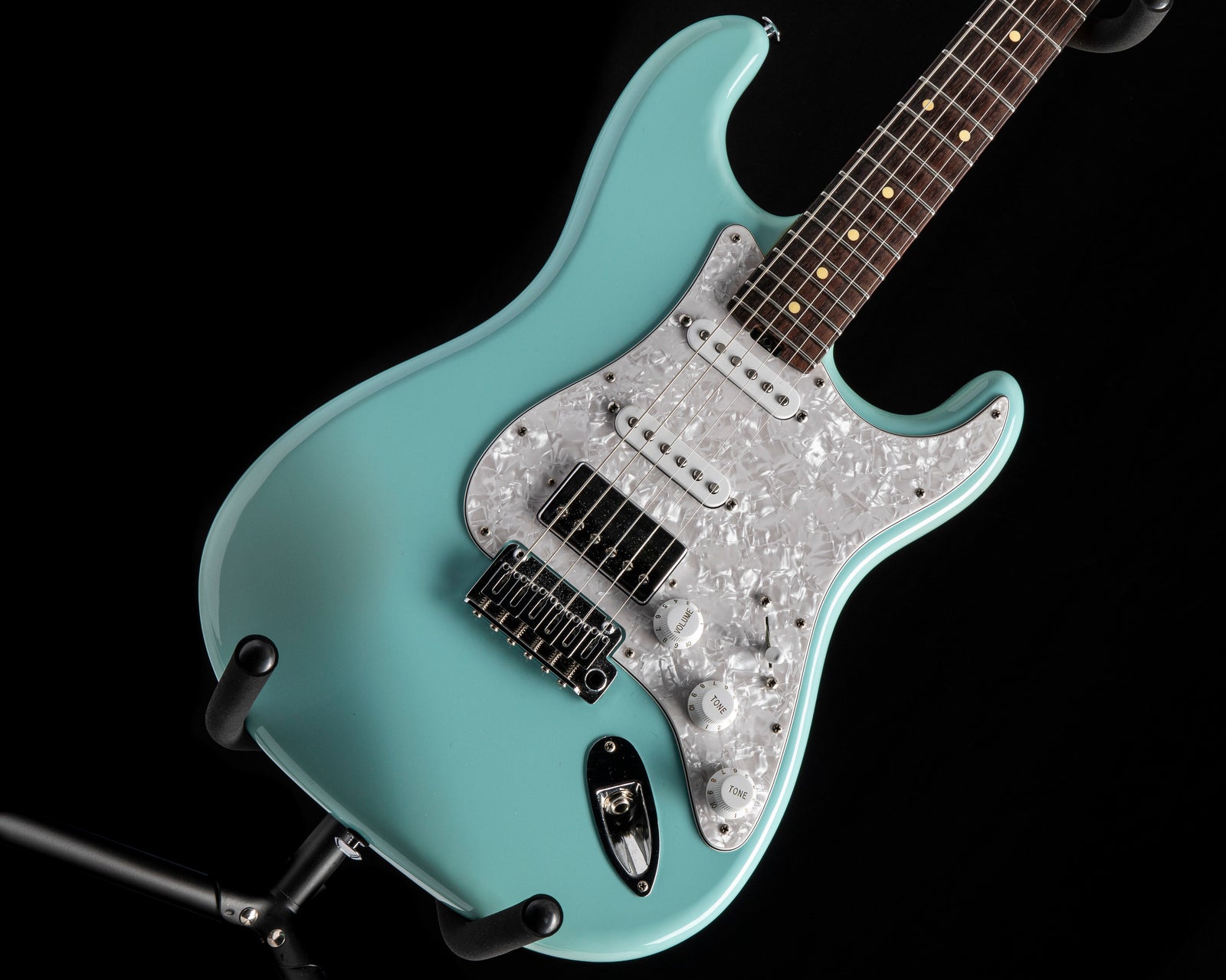 Iconic Guitars Vintage Modern S-HR希少 美品 Used Iconic Guitars Vintage Modern S-HR Daphne Blue