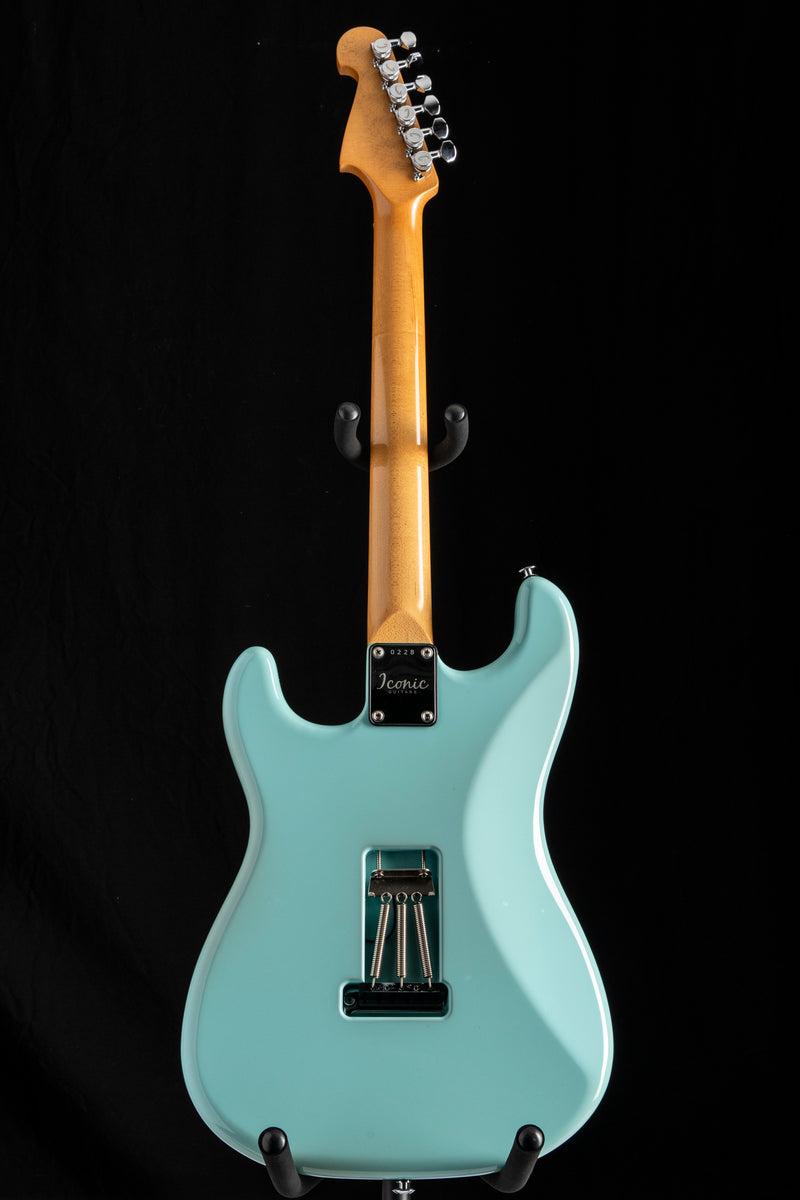 Used Iconic Guitars Vintage Modern S-HR Daphne Blue