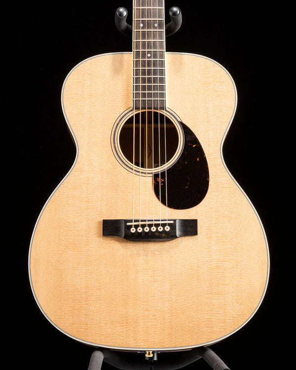 High-End Acoustic Guitars | Shop New & Used Acoustic Guitars