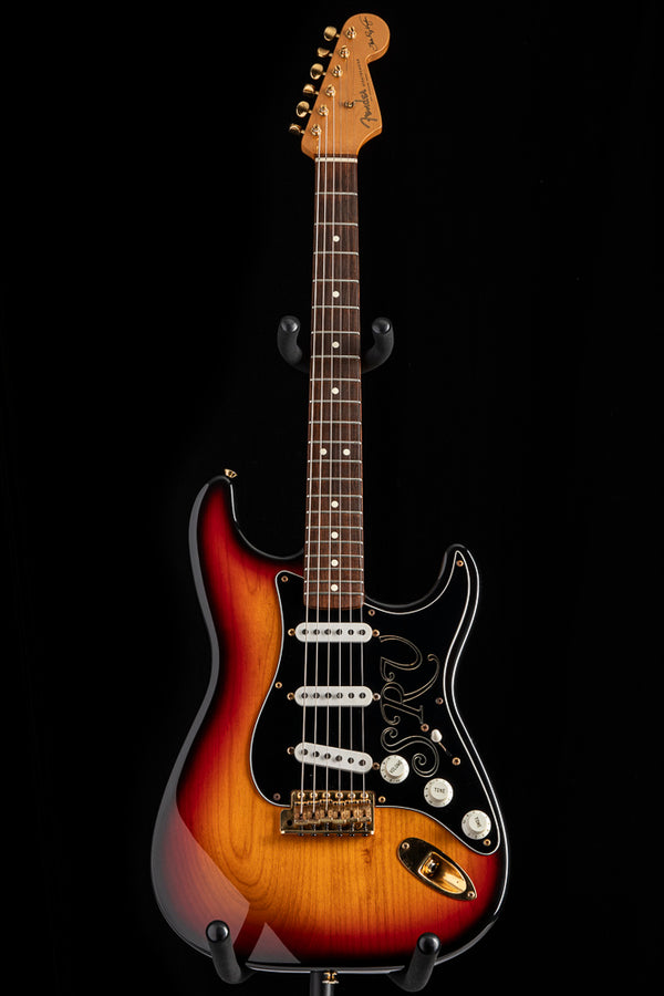 Used Fender Stevie Ray Vaughn Signature Stratocaster 3-Tone Sunburst