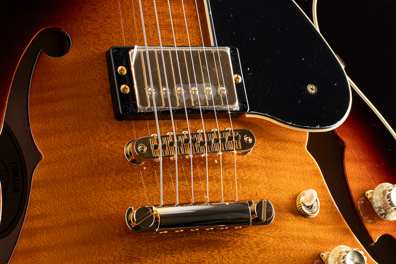 Yamaha SA2200-OVS Semi-Hollow Violin Sunburst