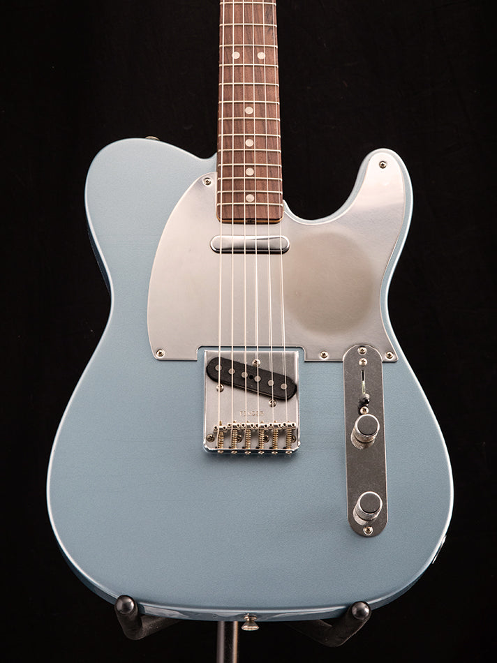 Fender Chrissie Hynde Telecaster Iced Blue Metallic