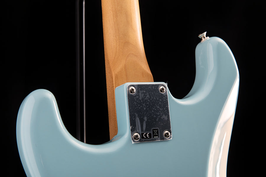 Fender Noventa Stratocaster - Daphne Blue with Maple