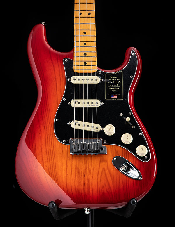 Fender Ultra Luxe Stratocaster Plasma Red Burst