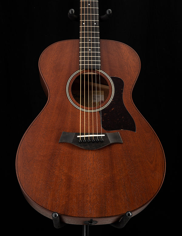 Taylor American Dream AD22e Mahogany