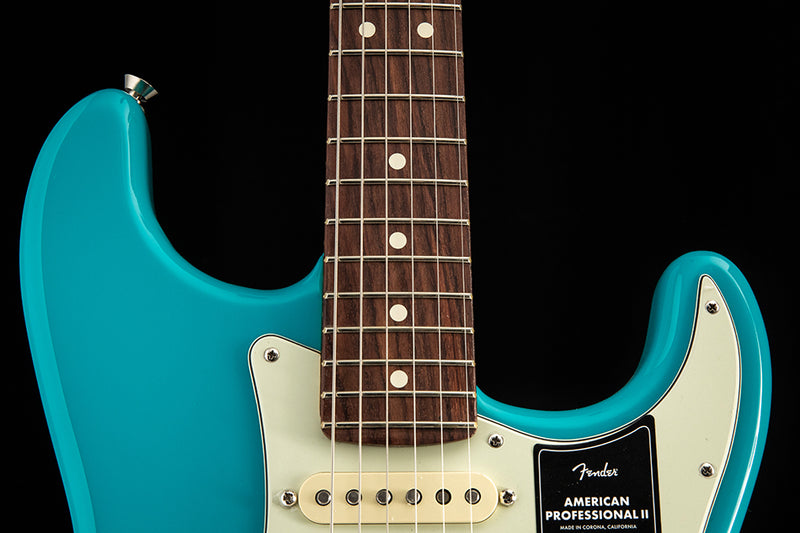 Fender American Professional II Stratocaster Miami Blue, Maple Fingerboard