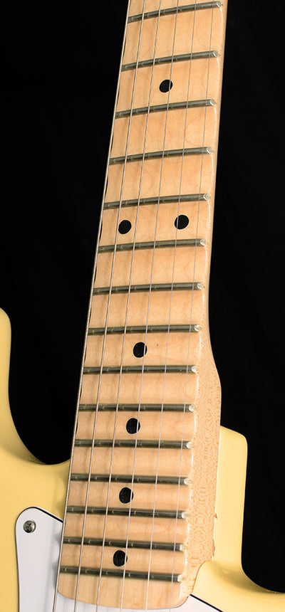 Used Fender Artist Series Yngwie Malmsteen Stratocaster Vintage White