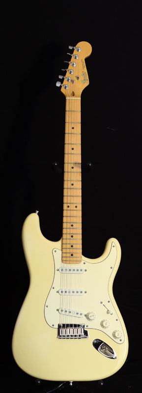 Used 1984 Fender Stratocaster Cream-Brian's Guitars