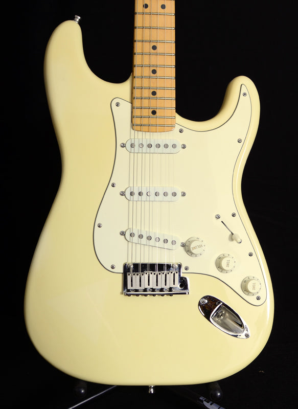 Used 1984 Fender Stratocaster Cream-Brian's Guitars