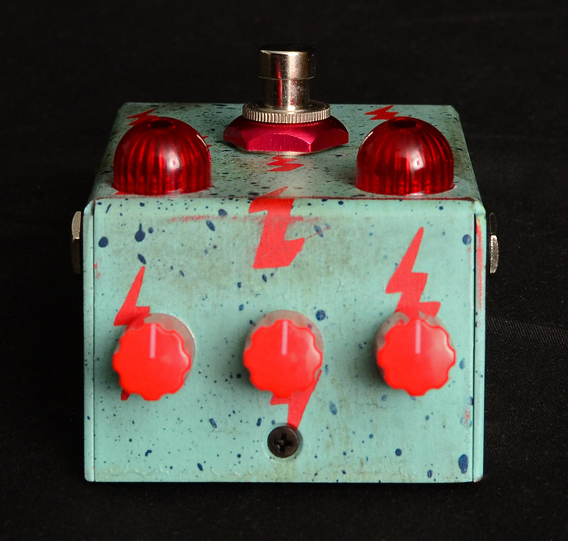 fat bee pedal Beetronics Fat Bee Overdrive Limited Edition Red Bolts