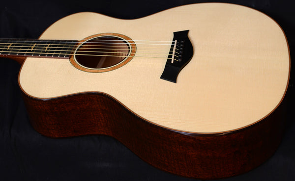 Taylor 514e Fall Limited Figured Mahogany-Brian's Guitars