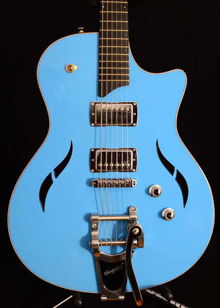 新品同様品 Taylor テイラー Custom T3 w/Bigsby(Large Flake Champagne Candy)Semi-Hollow 限定・ショーカスタムモデル / 1154 Taylor T3 Bigsby Custom Blue